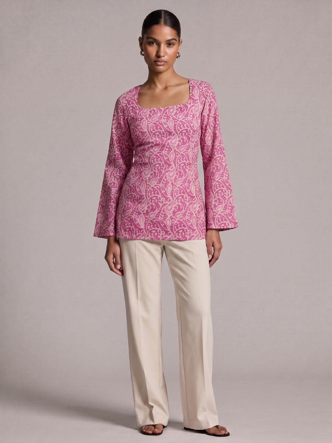 Aashi Deep Back Sleeved Kurti