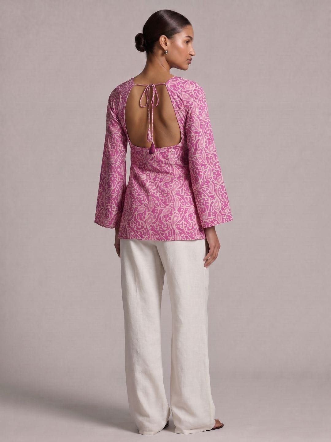 Aashi Deep Back Sleeved Kurti