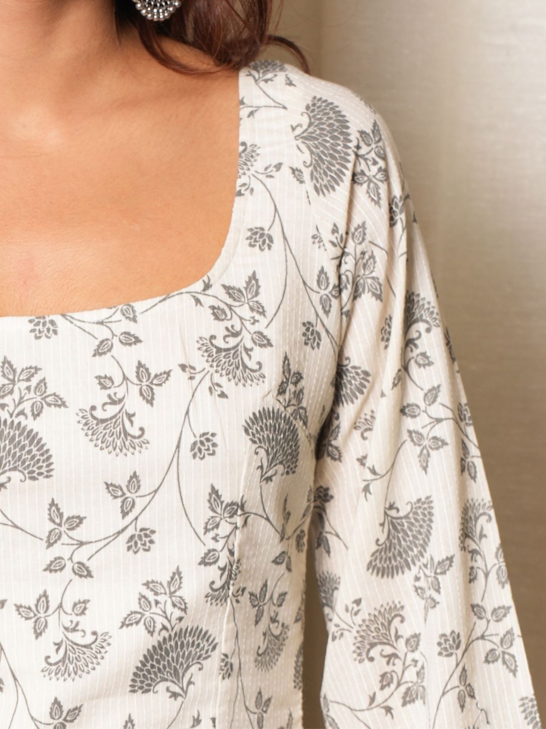 Muskan Deep Back Sleeved Kurti