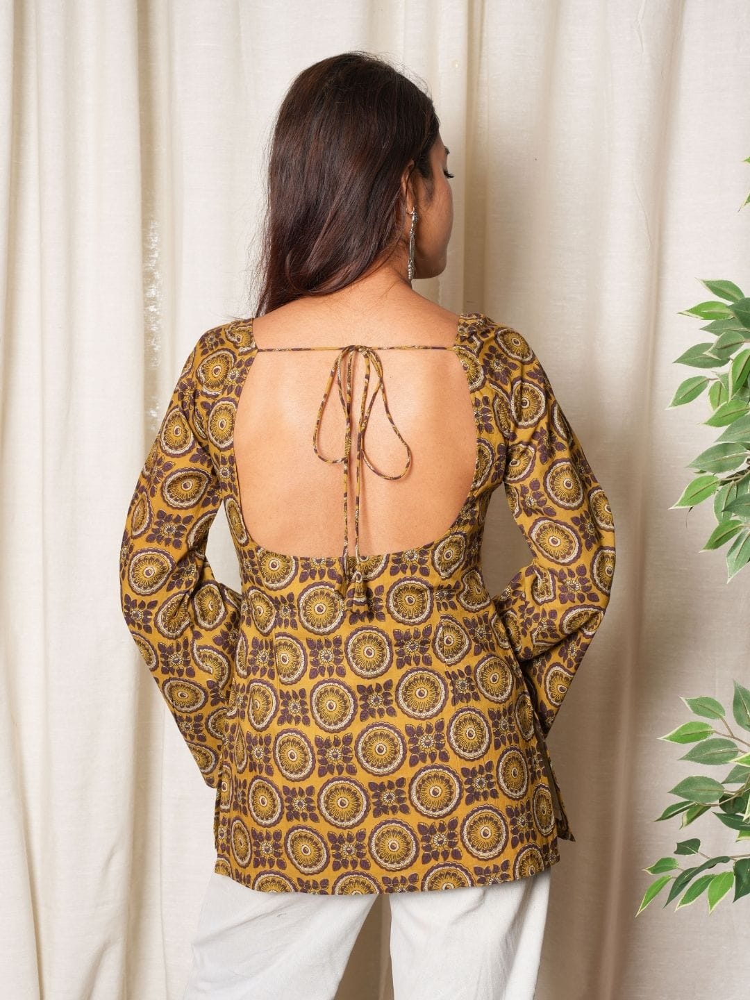 Tarini Deep Back Sleeved Kurti