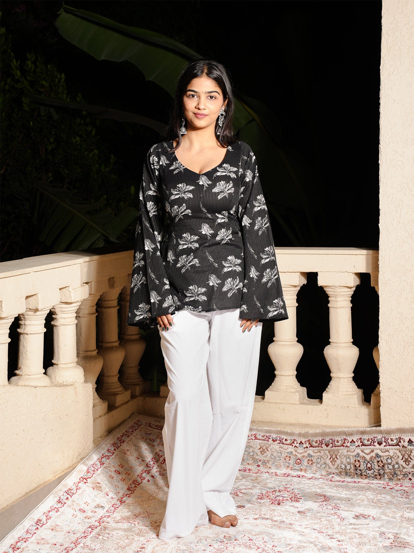 Noira Backless Sleeved Corset Kurti