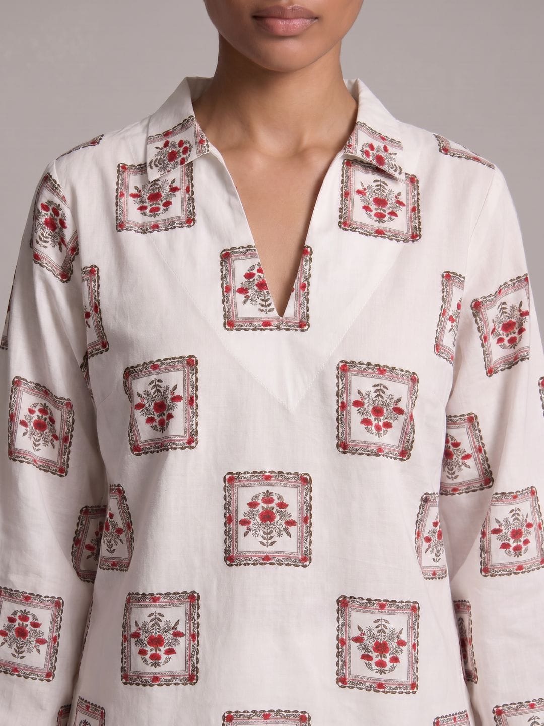 Omira Sleeved Top
