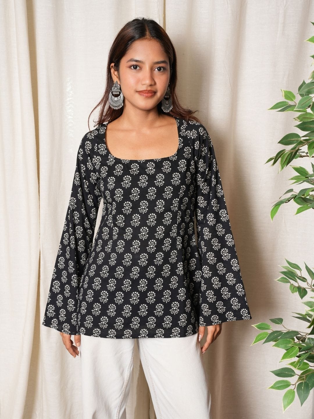 Komal Deep Back Sleeved Kurti