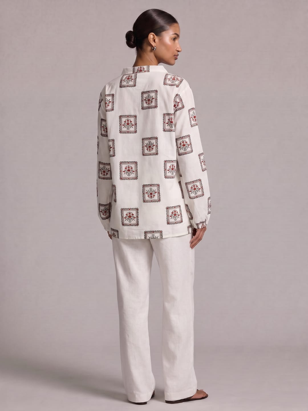 Omira Sleeved Top