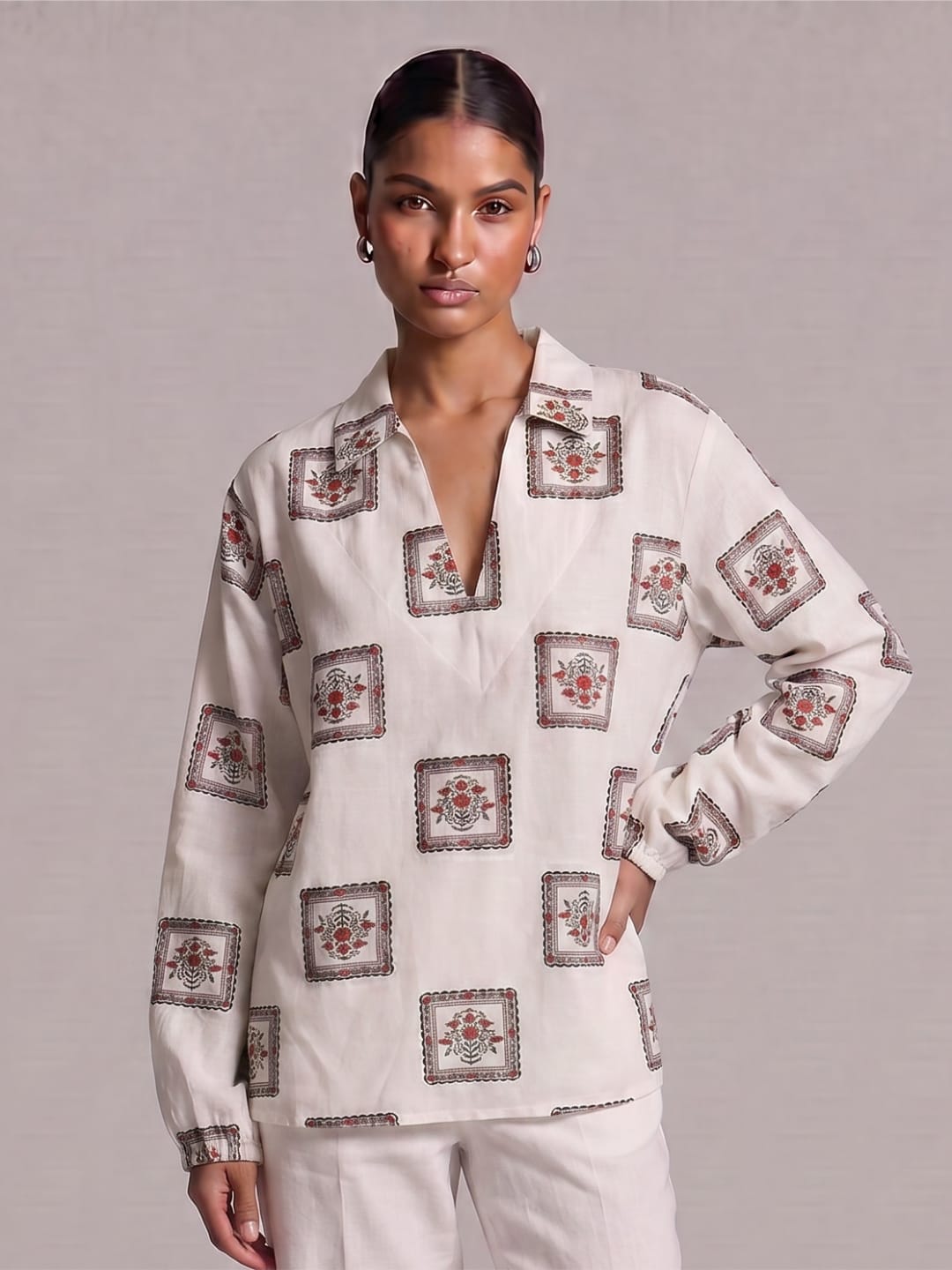 Omira Sleeved Top