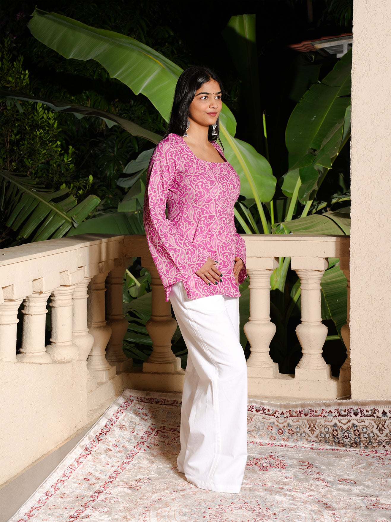 Aashi Deep Back Sleeved Kurti