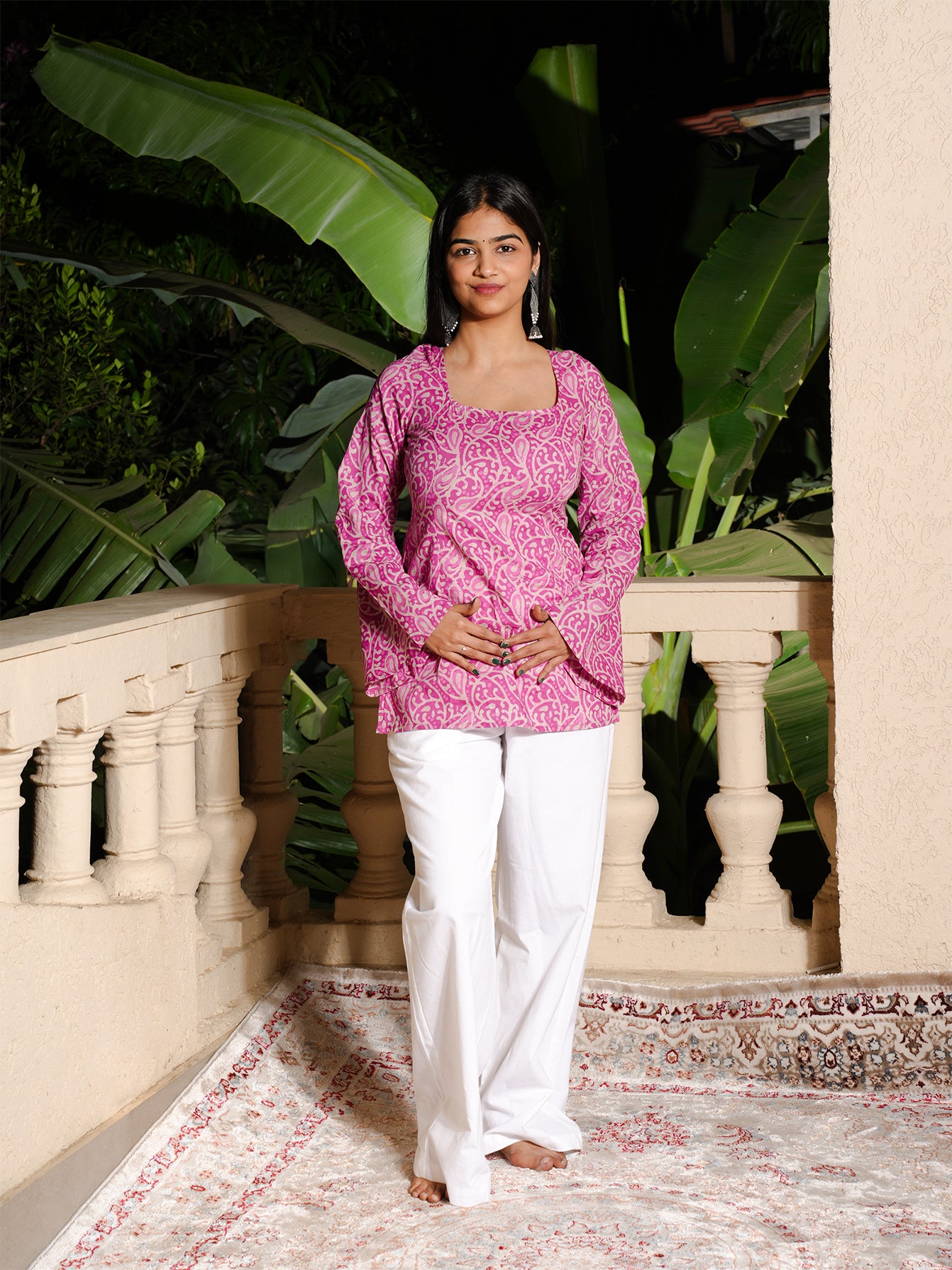 Aashi Deep Back Sleeved Kurti