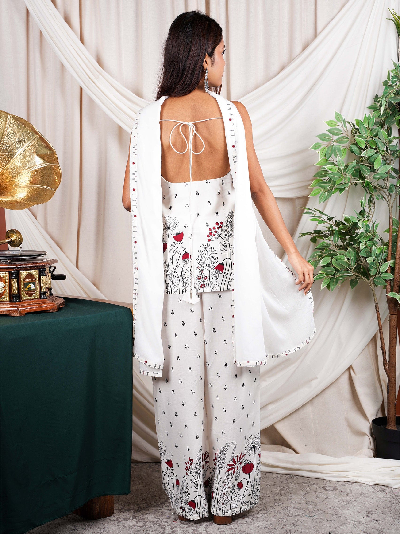 Gun-Gun Deep Back kurti dupatta & Pants Set