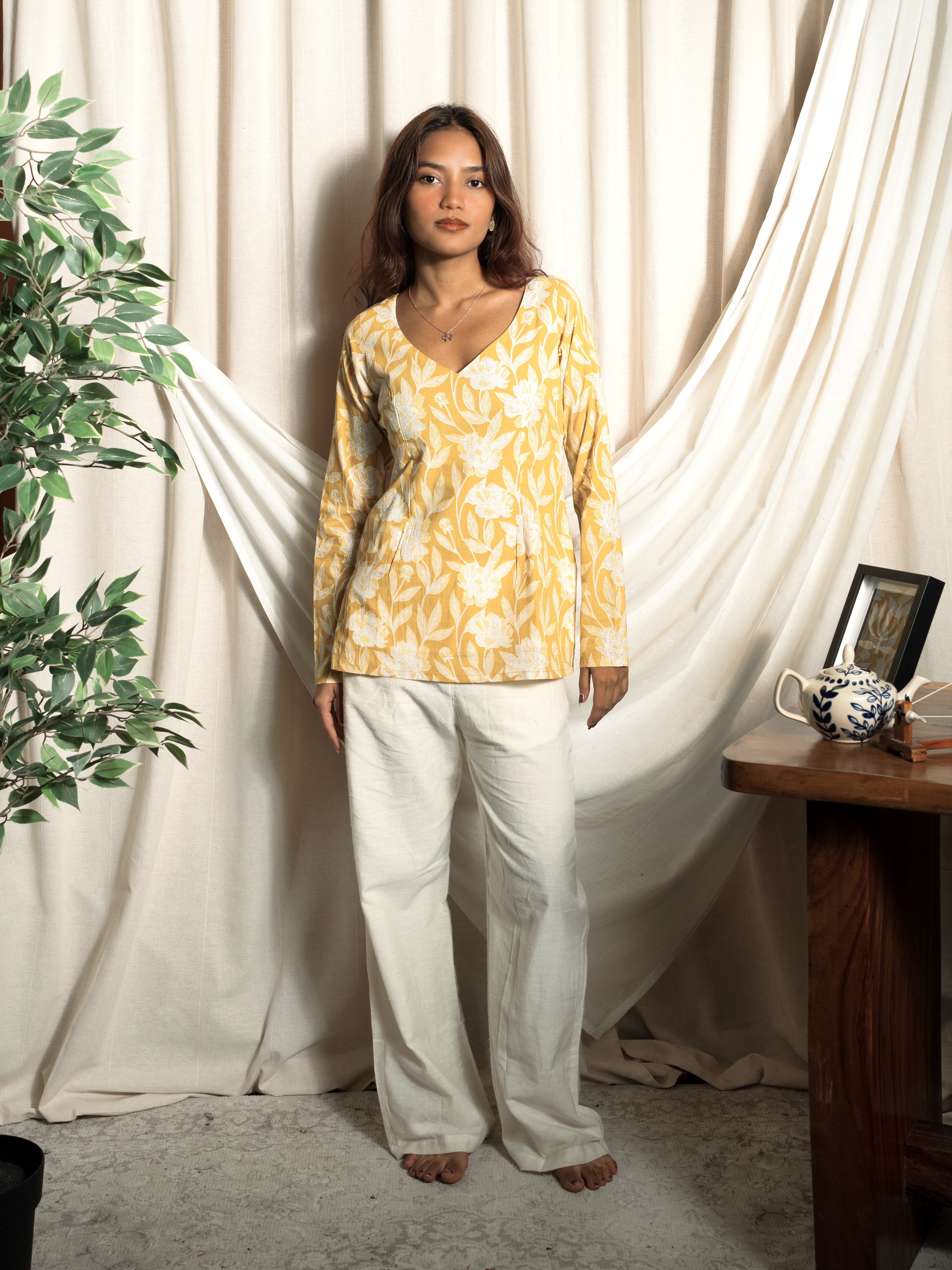 Nafeesa Full Sleeeved Kurti