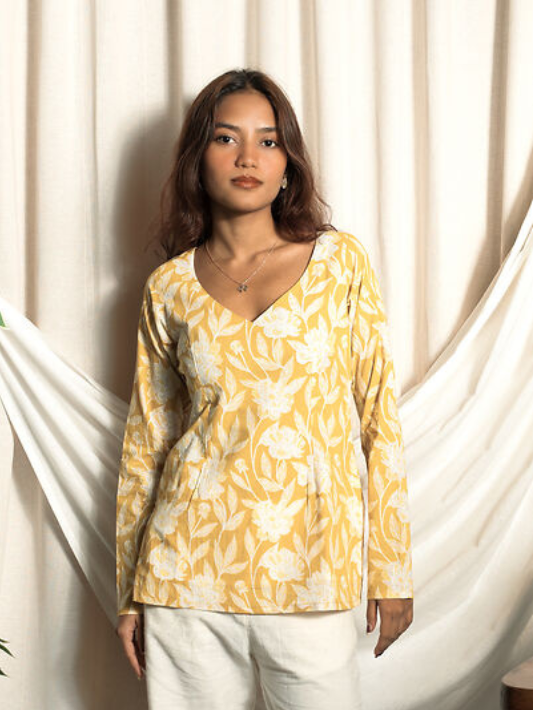 Nafeesa Full Sleeeved Kurti